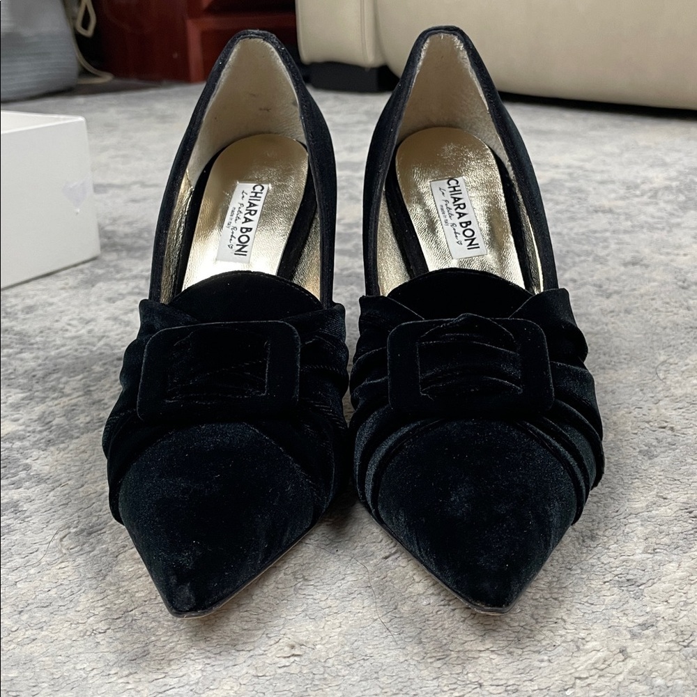 NIB Chiara Boni Black Velvet Buckle Wrap Pointed Toe Pumps Stiletto Sz 40 - Picture 6 of 13